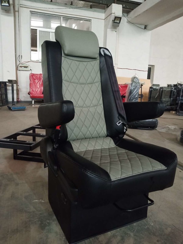 Preço de fábrica assentos de couro luxuosos personalizados para Van Automotive Van Seats