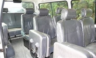 A esponja de couro genuína Toyota Hiace do alto densidade assenta com carregamento de USB